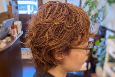 ブリーチハイライトによる白髪活かし